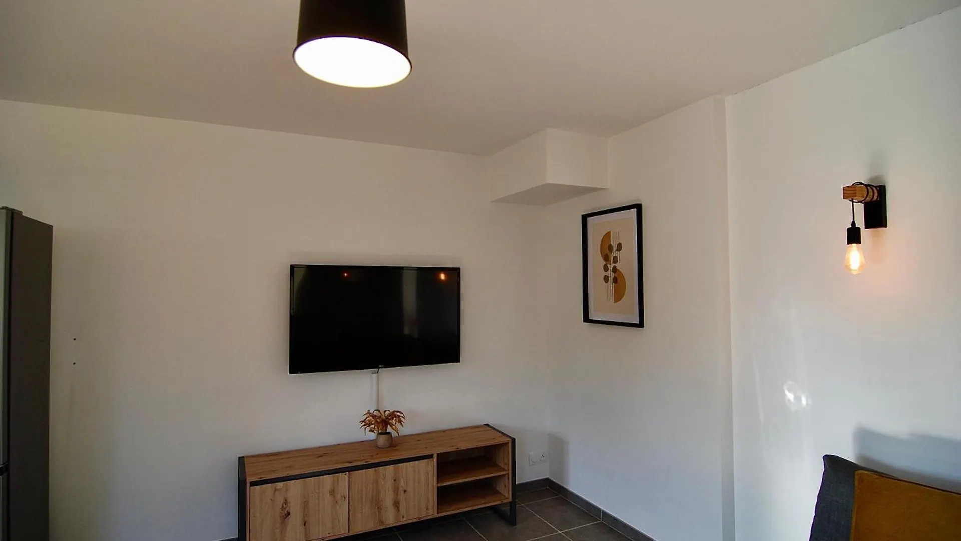 Bel Appartement De Quartier, Terrasse Et Jardin Montélimar