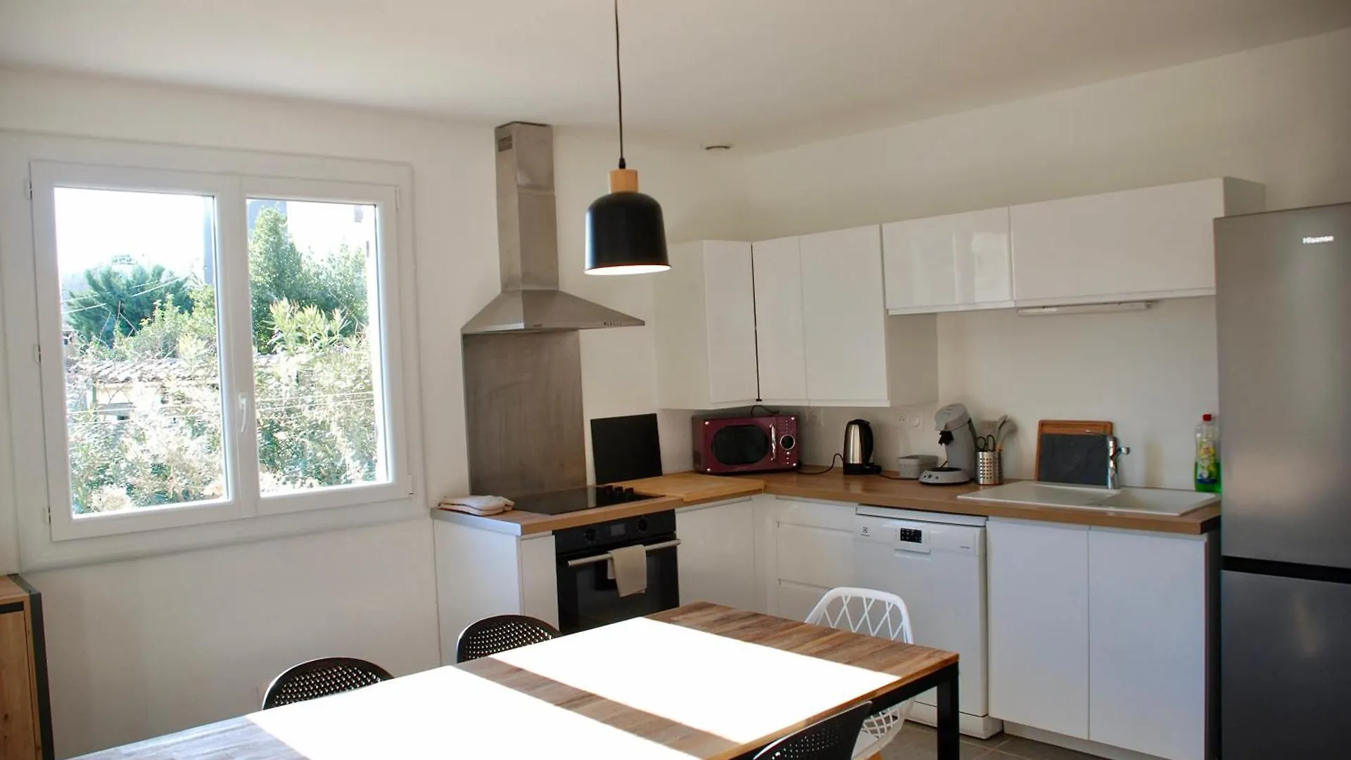 Bel Appartement De Quartier, Terrasse Et Jardin Montélimar 0*,  Francia